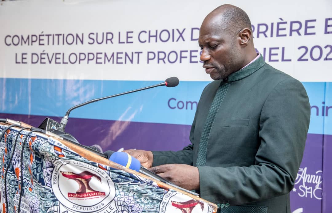  Le Maire ADANHOKPE, un leadership engagé pour la jeunesse