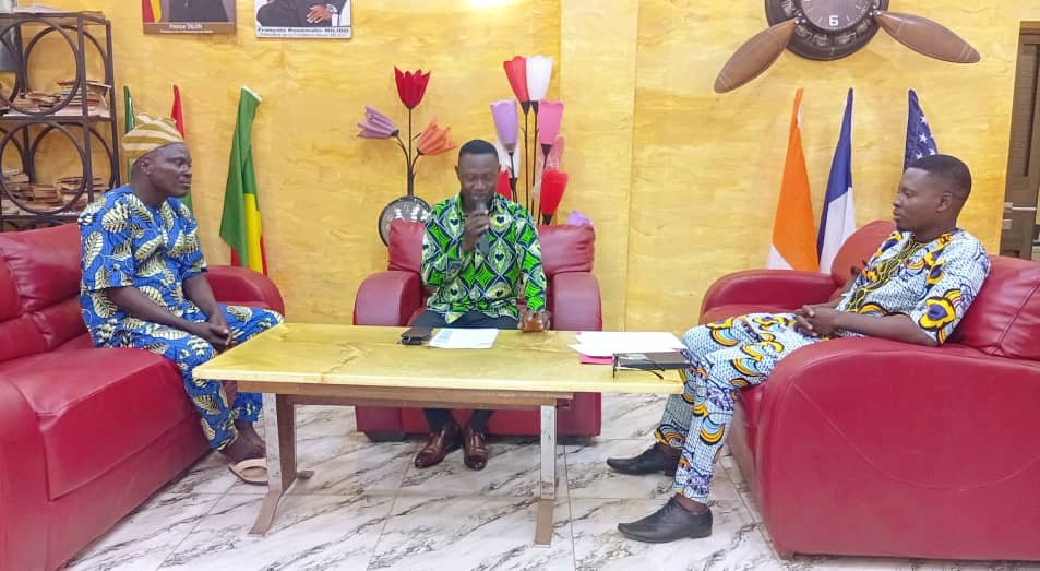 Image supplémentaire pour Tchékpémi Jacques AHOUANSOU ravive la mémoire culturelle autour des prénoms traditionnels