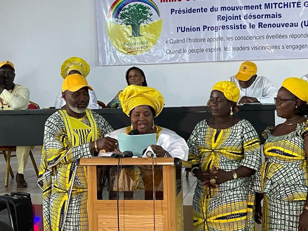 Image supplémentaire pour Célestine CLÉDJO rallie la vague jaune avec des milliers de femmes