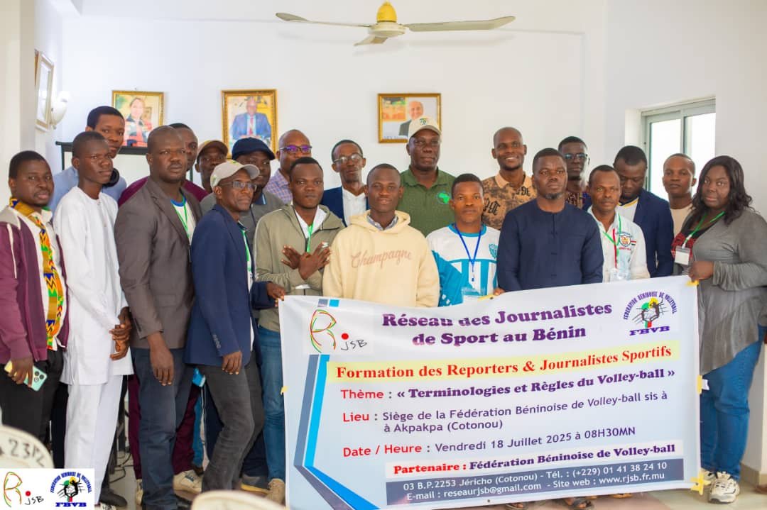 Image supplémentaire pour Les journalistes sportifs plongent dans l’univers du volley-ball