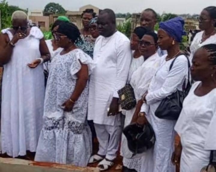 Image supplémentaire pour Feue Sonia Annick AGBANTOU célébrée avec amour et dignité