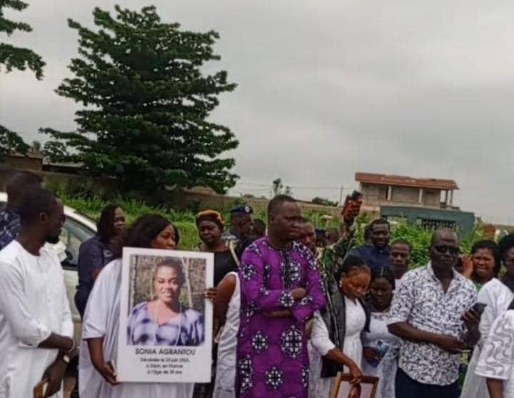 Image supplémentaire pour Feue Sonia Annick AGBANTOU célébrée avec amour et dignité