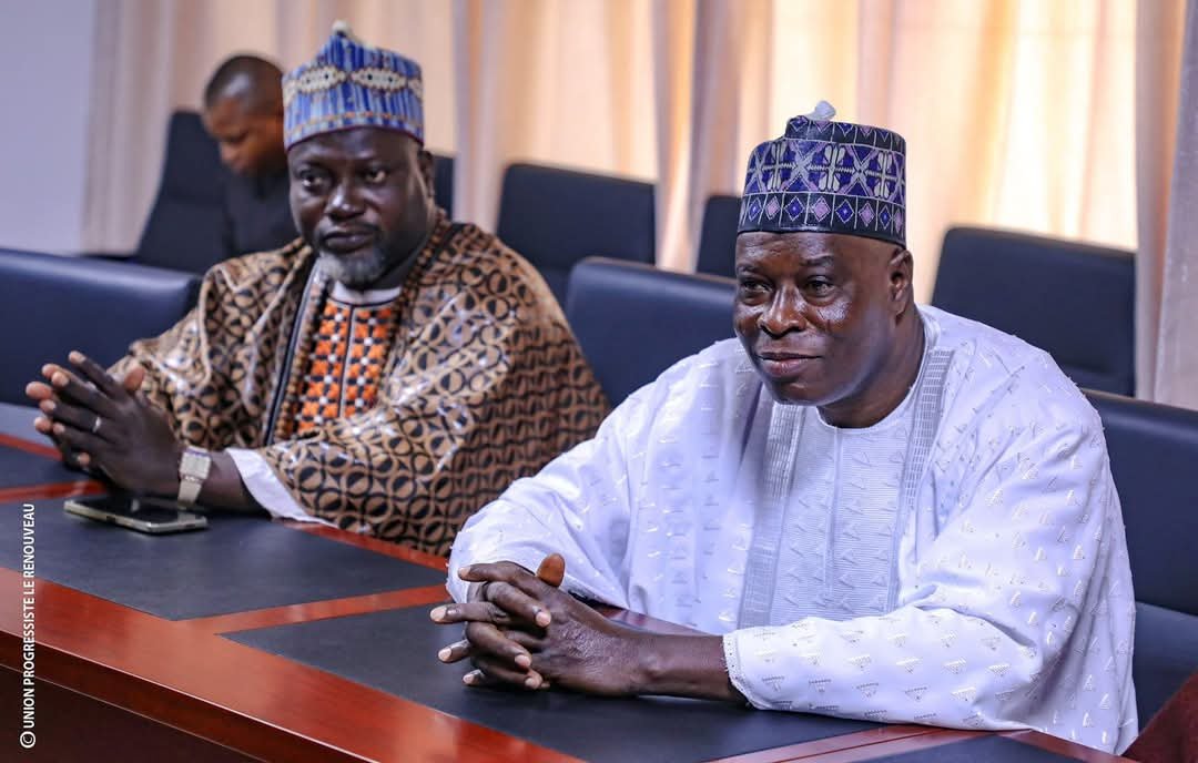 Image supplémentaire pour Joseph DJOGBÉNOU reçoit la Fondation MALÈHOSSOU