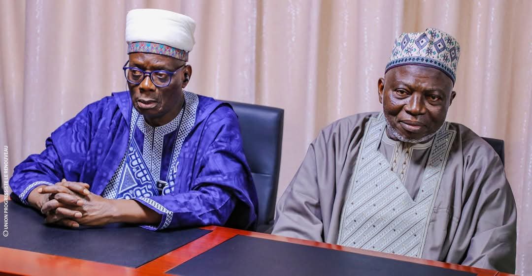 Image supplémentaire pour Joseph DJOGBÉNOU reçoit la Fondation MALÈHOSSOU