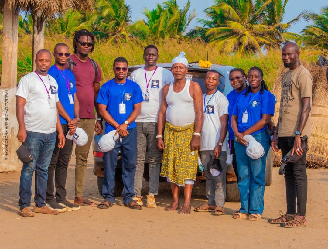 Image supplémentaire pour L’Ong Citoyen Civique offre des kits scolaires aux orphelins