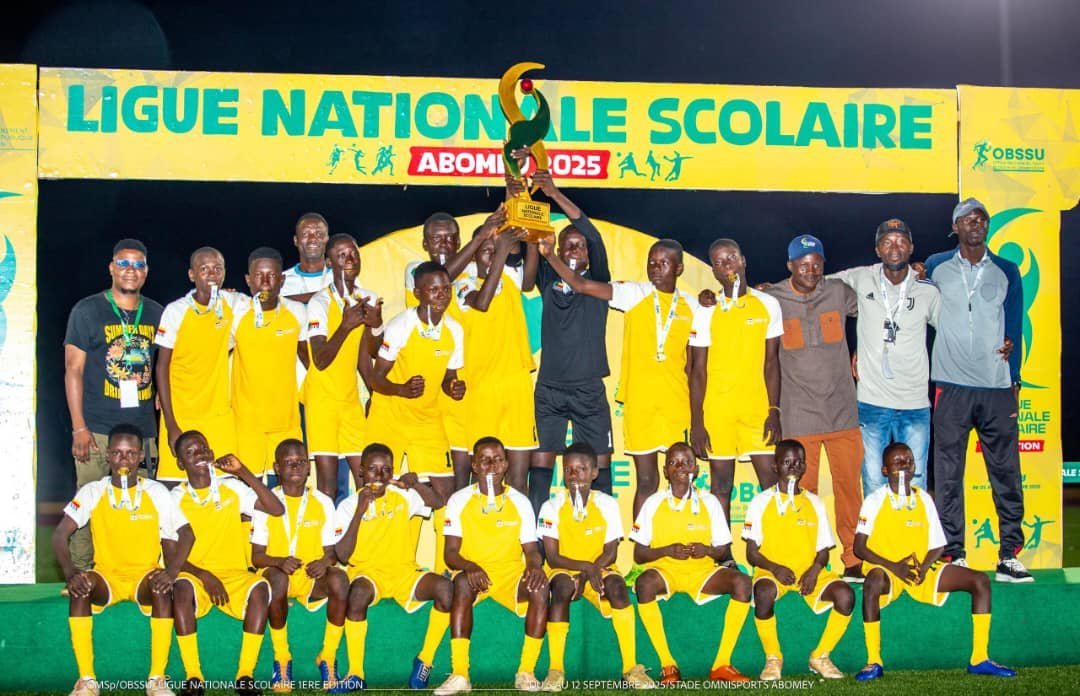 Image supplémentaire pour 25 millions FCFA de bourses offerts par le Gouvernement