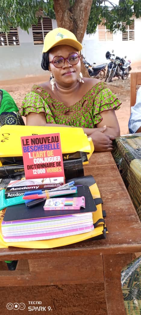 Image supplémentaire pour Nathalie Afiavi MEKPO au chevet des élèves de Dogbo