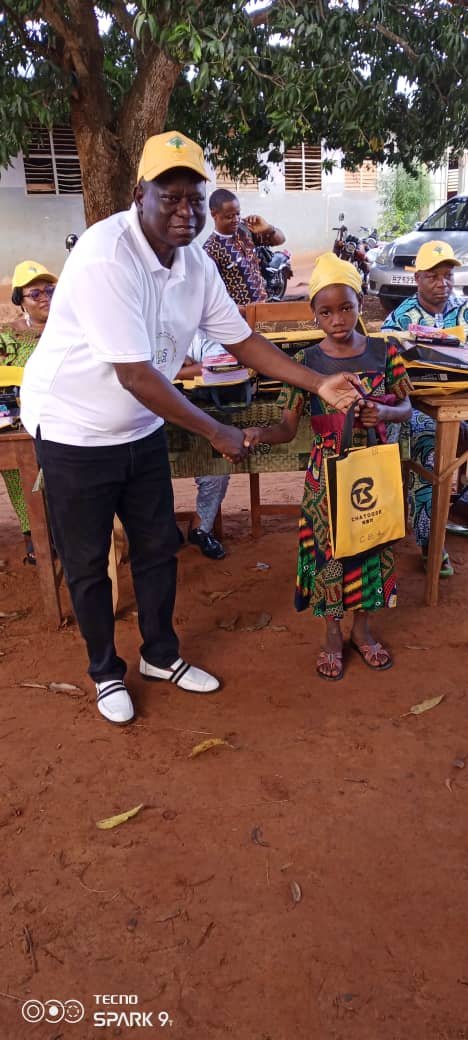 Image supplémentaire pour Nathalie Afiavi MEKPO au chevet des élèves de Dogbo