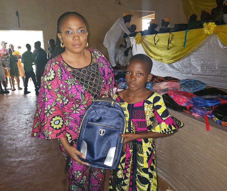 Eudoxie DAKPÊ honore les meilleurs élèves