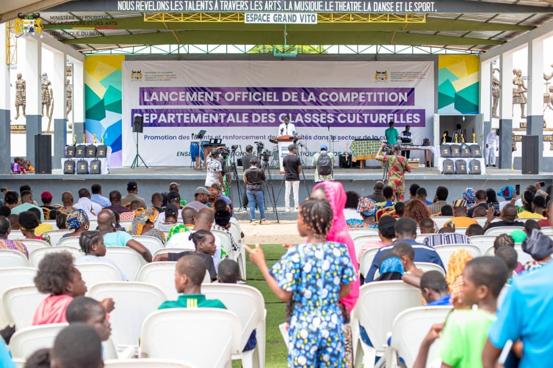 Image supplémentaire pour Abimbola met en scène le génie béninois