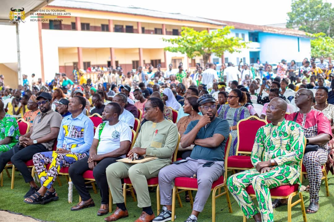 Image supplémentaire pour Abimbola met en scène le génie béninois