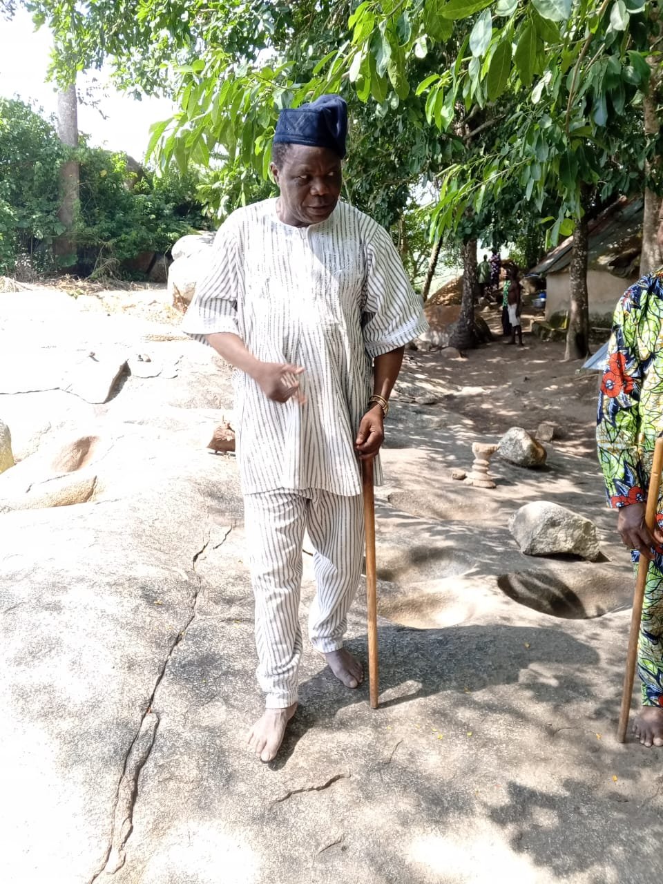Image supplémentaire pour L'he Nicaise FAGNON, au sommet des Collines sacrées
