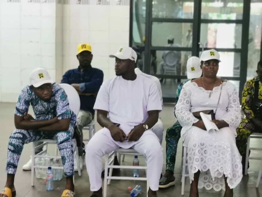 Image supplémentaire pour Deux mouvements rallient le Fan-Club WADAGNI