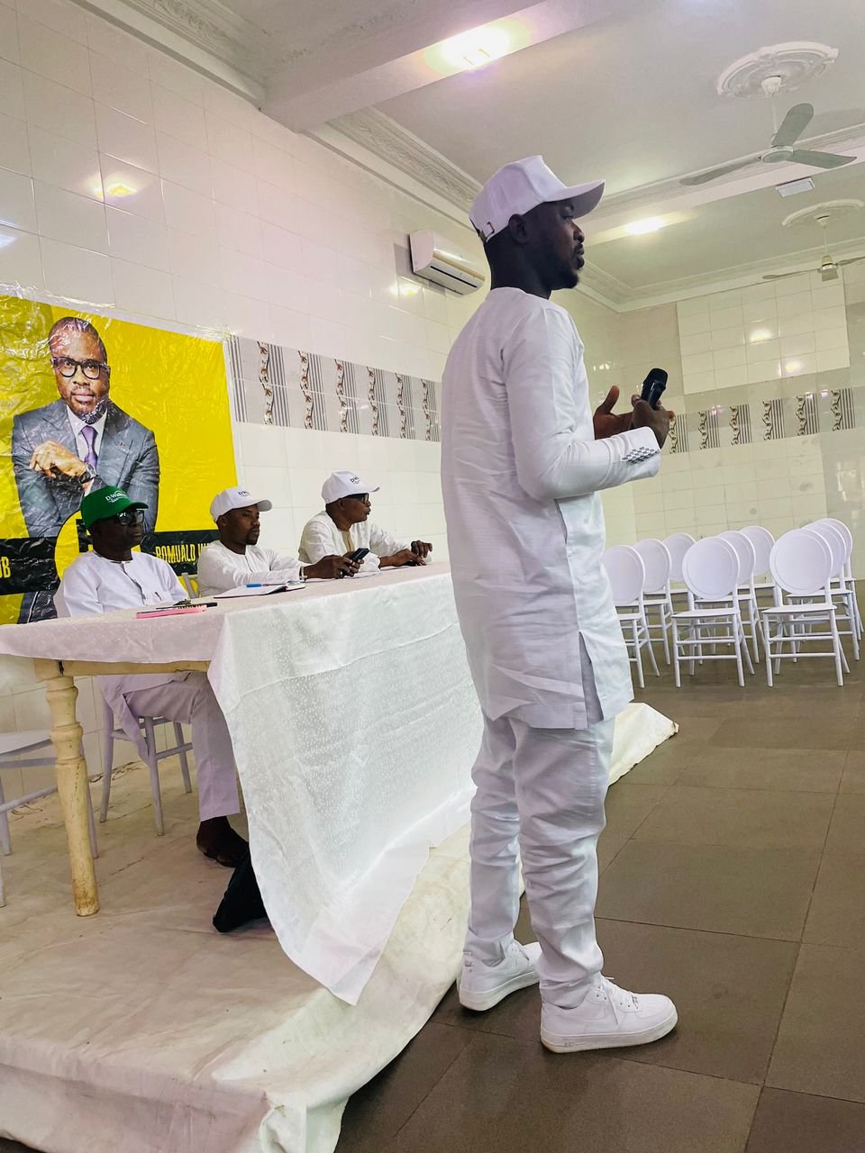 Image supplémentaire pour Deux mouvements rallient le Fan-Club WADAGNI