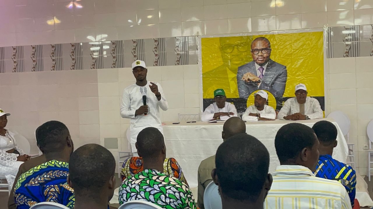 Image supplémentaire pour Deux mouvements rallient le Fan-Club WADAGNI