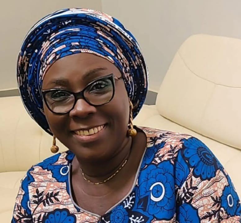 Christhelle HOUNDONOUGBO, la Présence qui Réveille l’Espoir