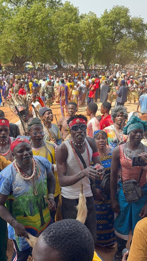 Image supplémentaire pour Le fan-club Romuald WADAGNI aux côtés de Salifou MAMAN
