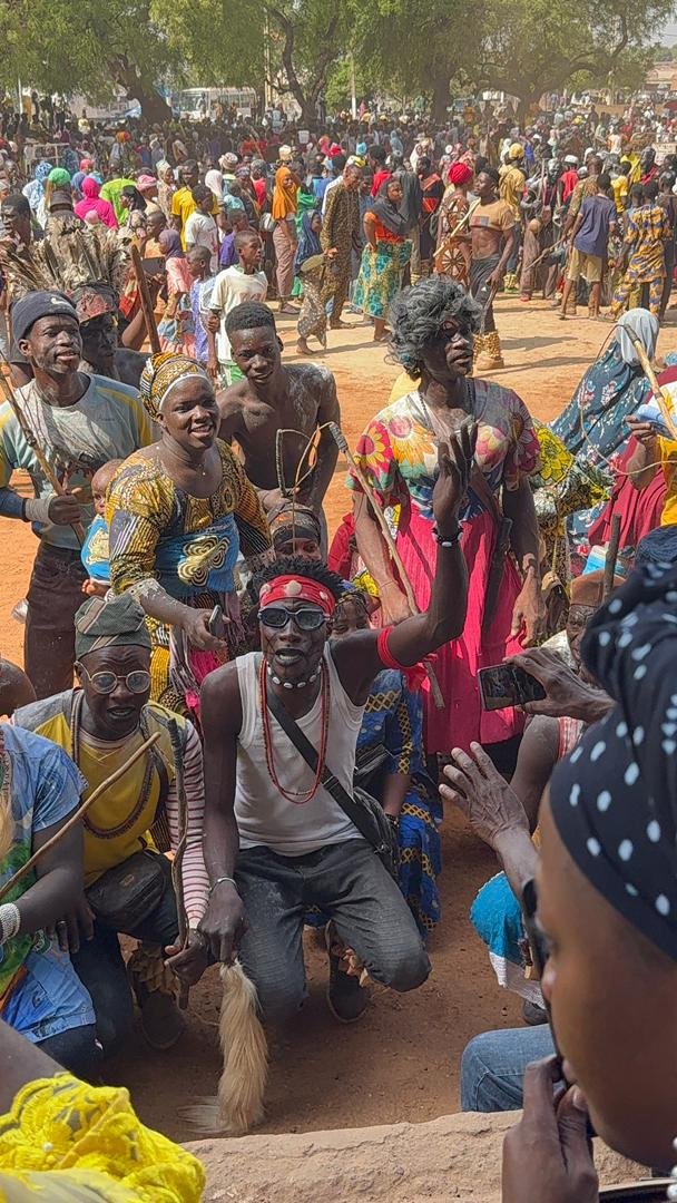 Image supplémentaire pour Le fan-club Romuald WADAGNI aux côtés de Salifou MAMAN