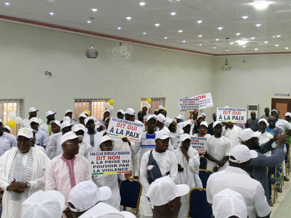 Image supplémentaire pour Les membres du fan-club Romuald WADAGNI du Borgou disent merci