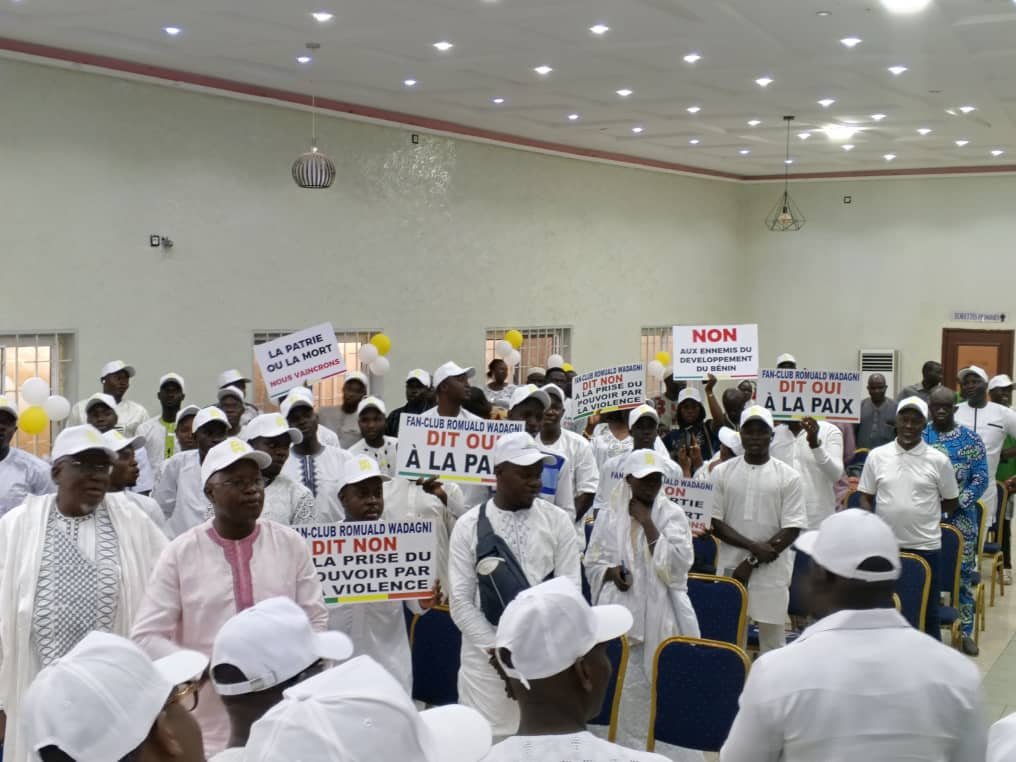 Image supplémentaire pour Les membres du fan-club Romuald WADAGNI du Borgou disent merci