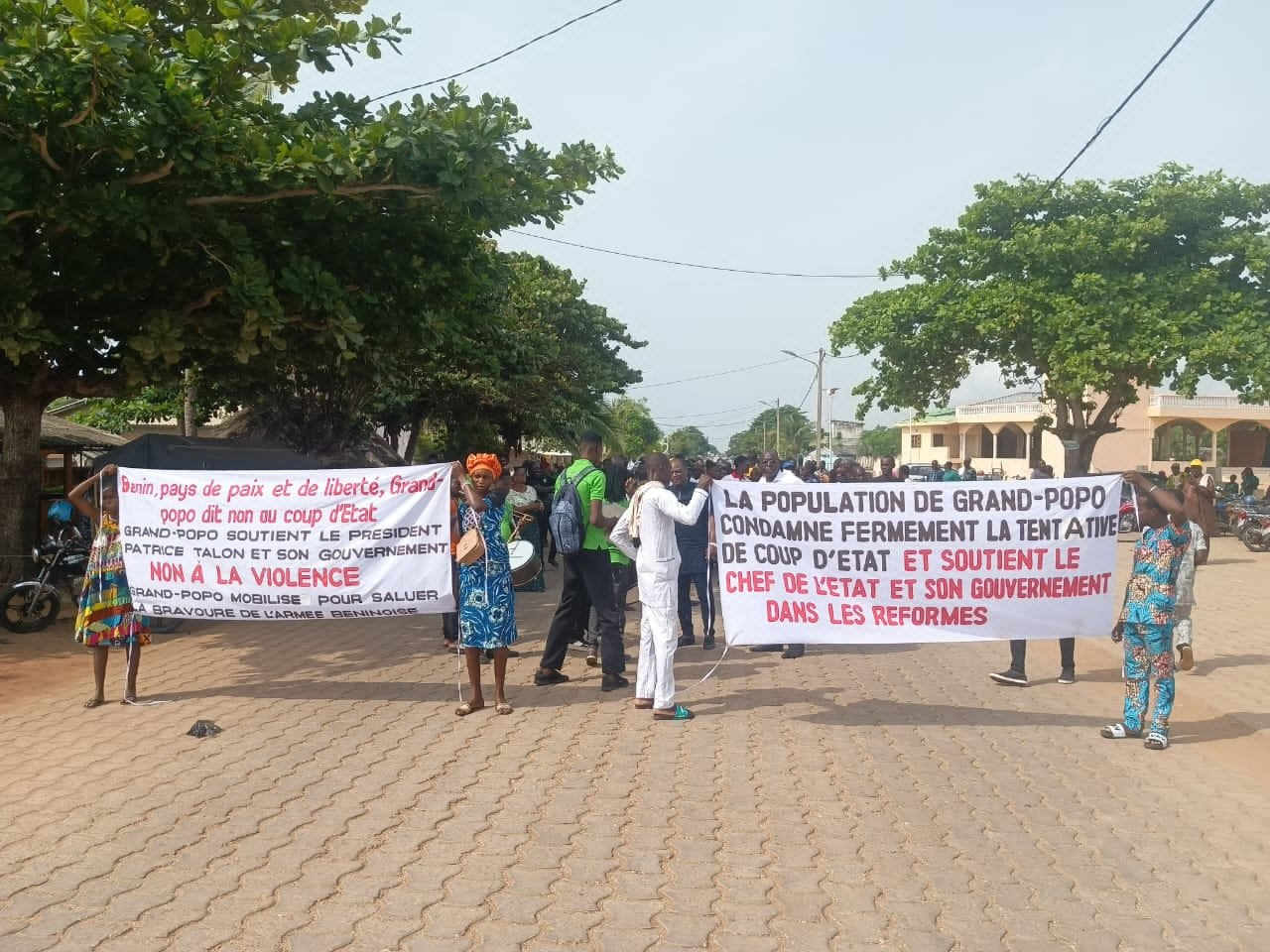 Image supplémentaire pour Grand-Popo se dresse pour la paix et l’ordre constitutionnel