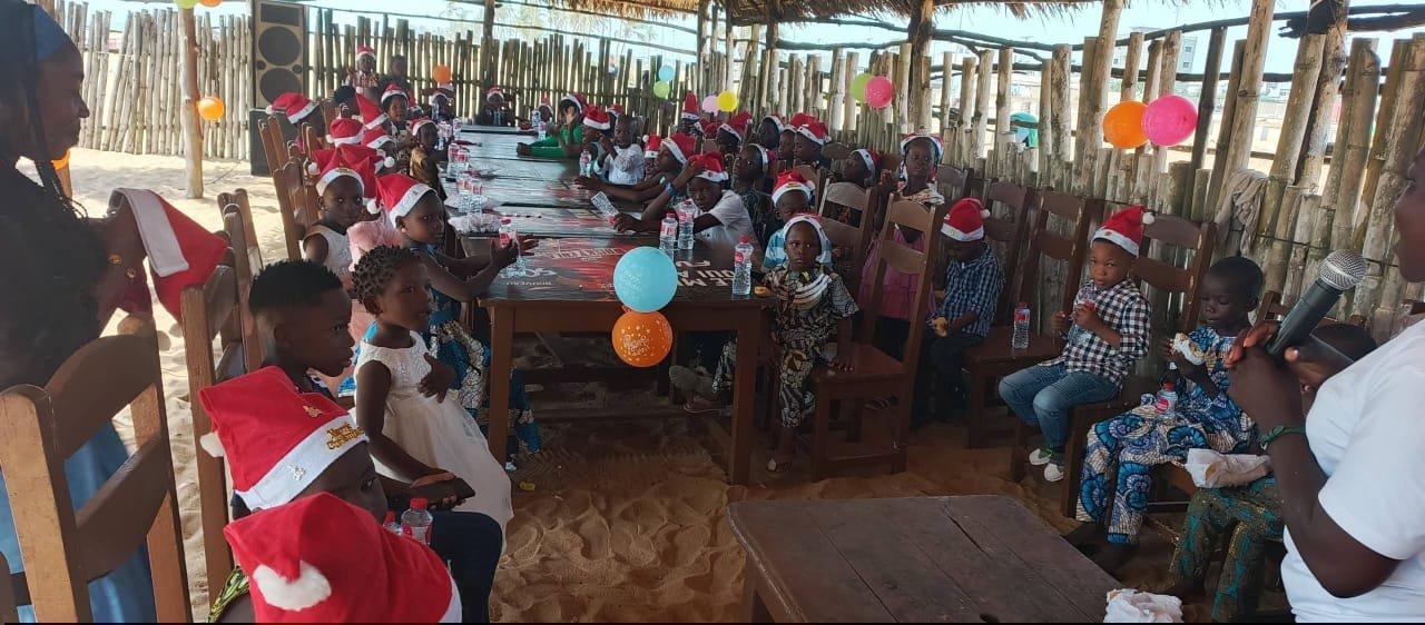 Image supplémentaire pour La PaDem Bénin célèbre Noël avec les enfants des professionnels des médias
