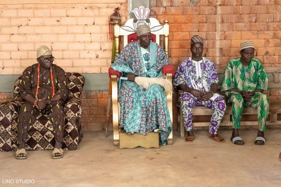 Image supplémentaire pour Vlavonou rend visite au roi d’Adja-Ouèrè et à Fagbohoun