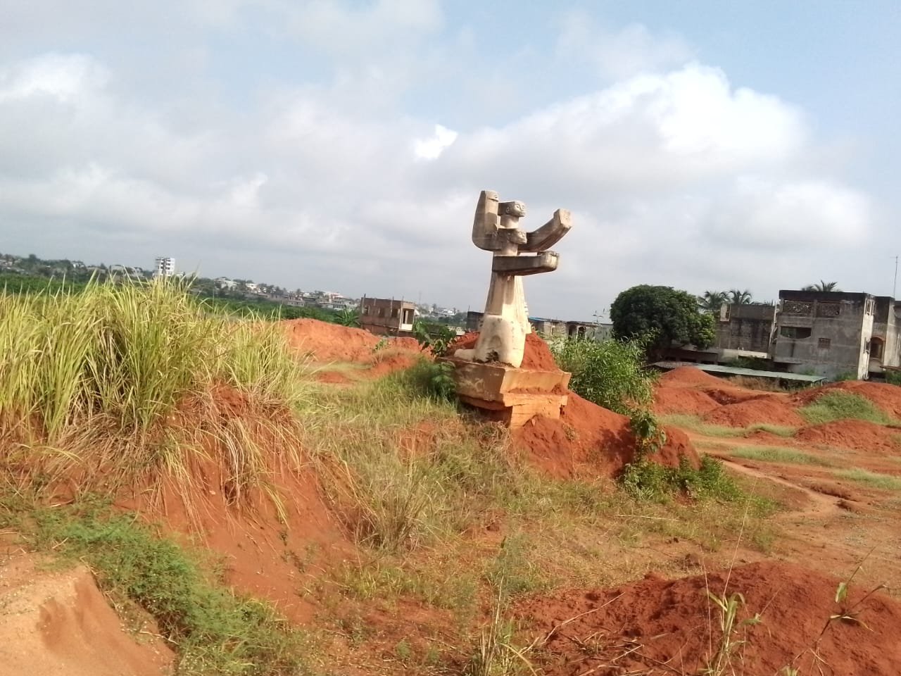 Place de l’Indépendance d’Avakpa : mémoire d’une nation, miroir d’un abandon
