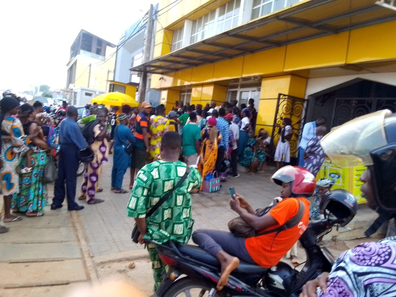 Image supplémentaire pour MTN Avakpa : la patience des clients mise à rude épreuve