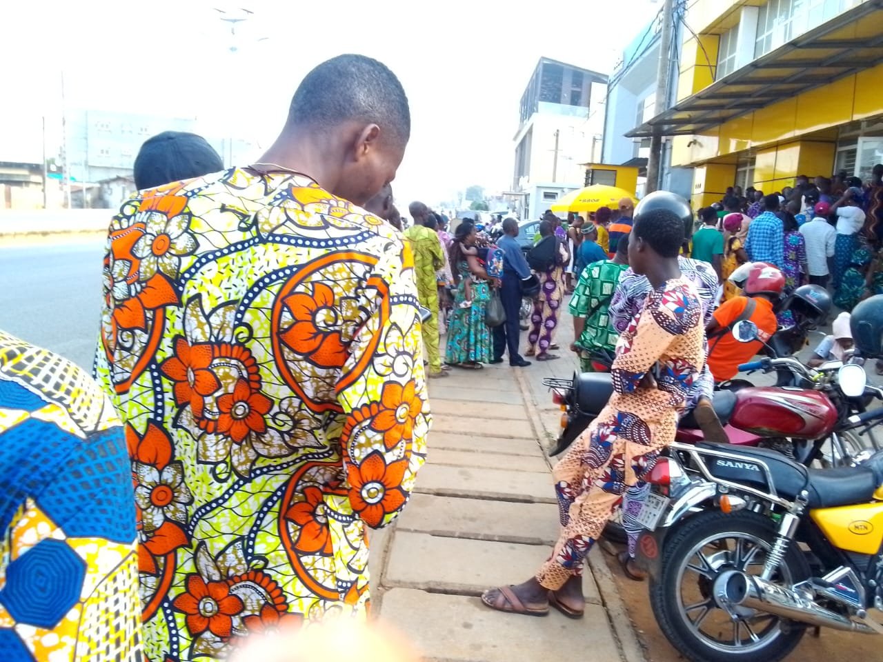 Image supplémentaire pour MTN Avakpa : la patience des clients mise à rude épreuve