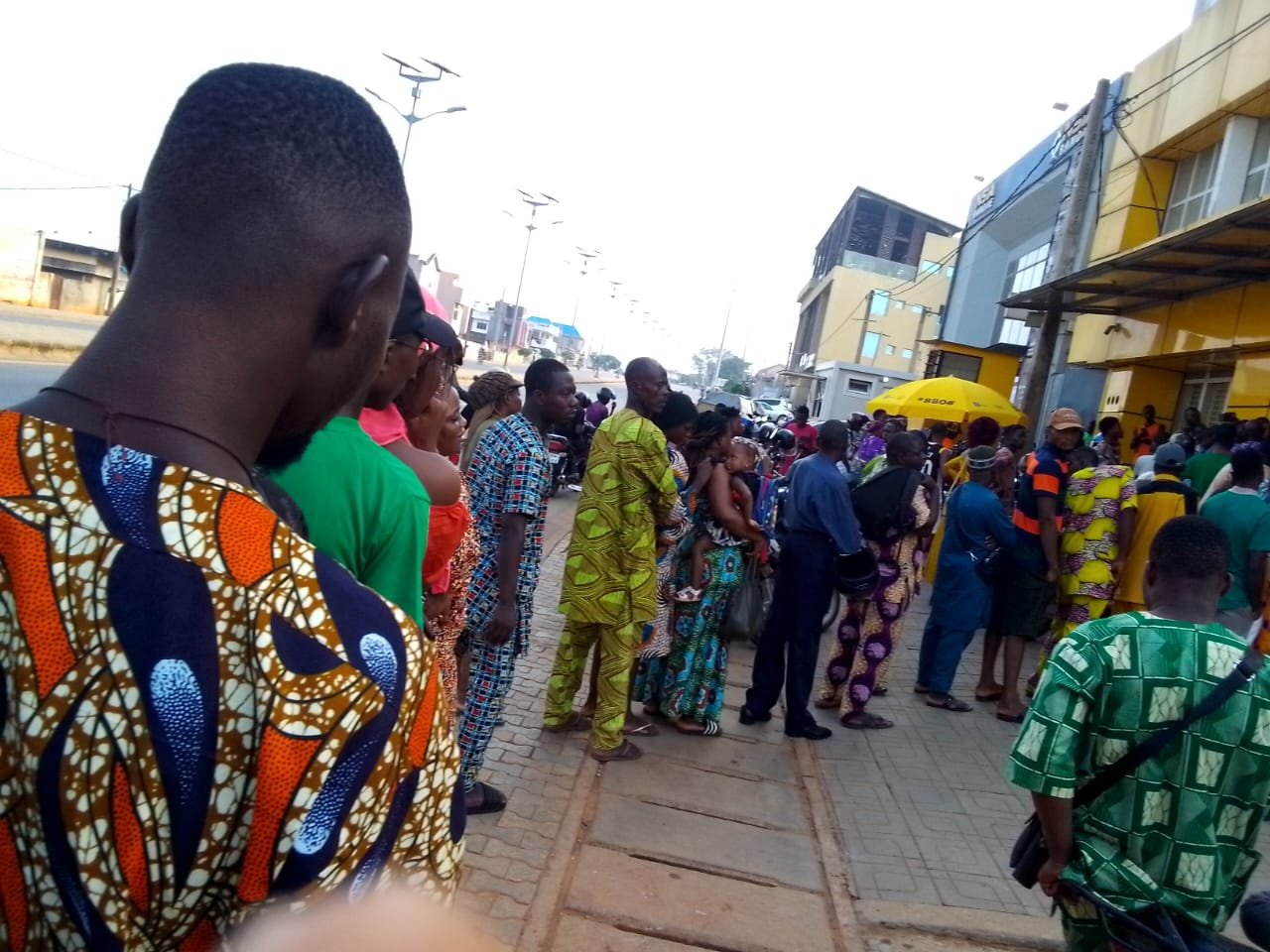 Image supplémentaire pour MTN Avakpa : la patience des clients mise à rude épreuve