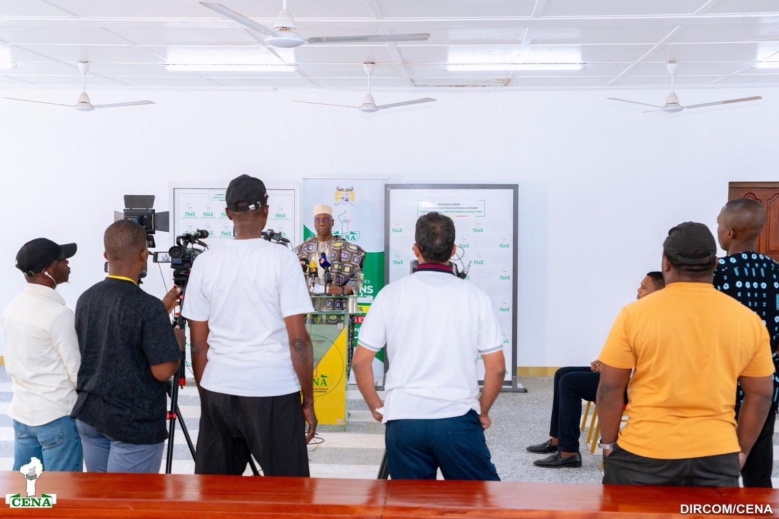 Image supplémentaire pour La CENA appelle à un vote paisible et historique