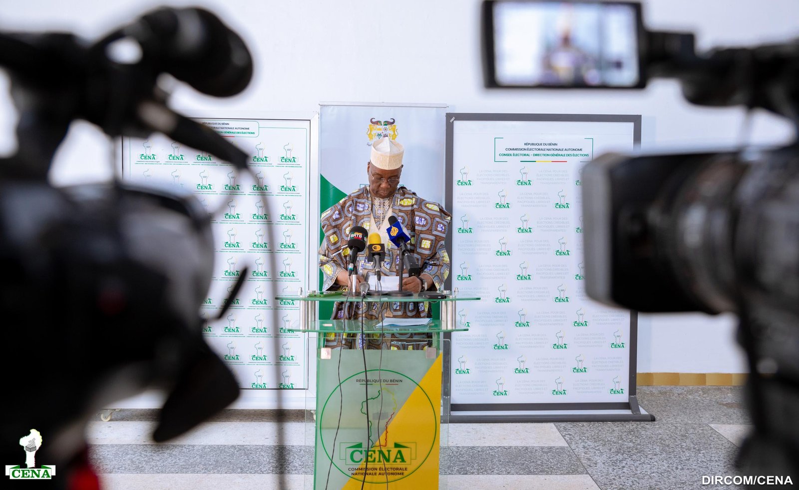 Image supplémentaire pour La CENA appelle à un vote paisible et historique