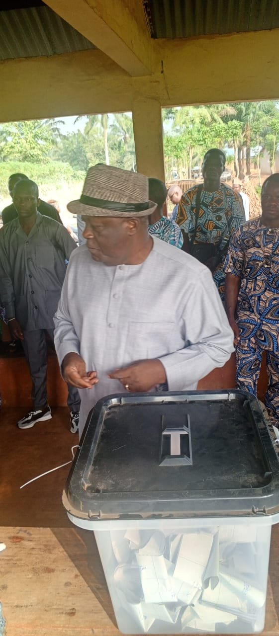 Image supplémentaire pour Louis Vlavonou vote tôt et appelle à une mobilisation massive et à la paix