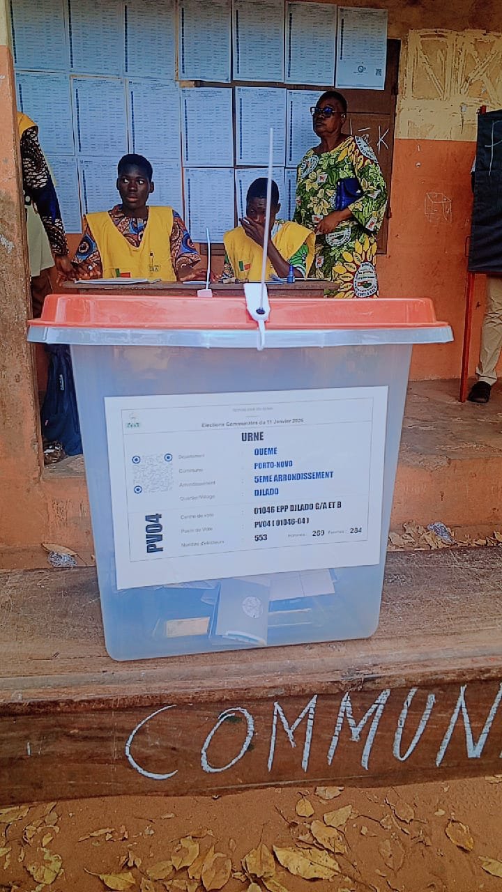 Image supplémentaire pour HOUNKPE Clément accomplit son devoir civique à Porto-Novo