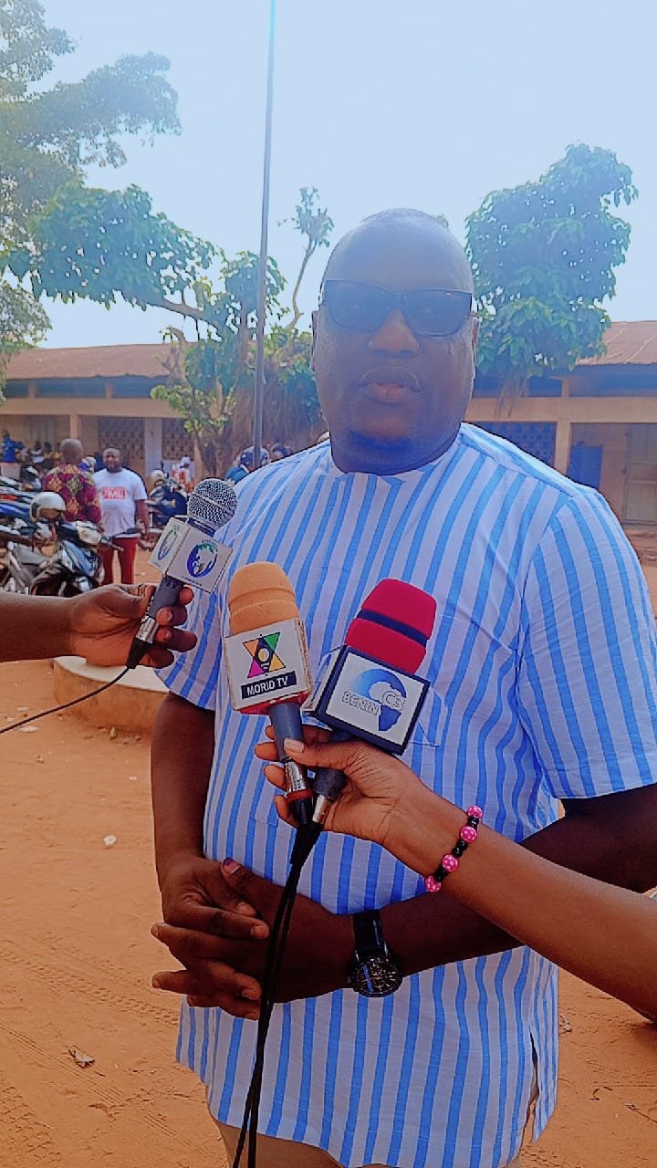 Image supplémentaire pour HOUNKPE Clément accomplit son devoir civique à Porto-Novo