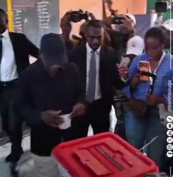 Image supplémentaire pour Le Président Patrice TALON accomplit son devoir civique et appelle à une mobilisation massive