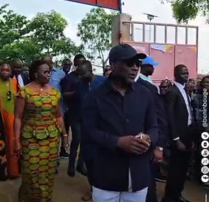 Image supplémentaire pour Le Président Patrice TALON accomplit son devoir civique et appelle à une mobilisation massive