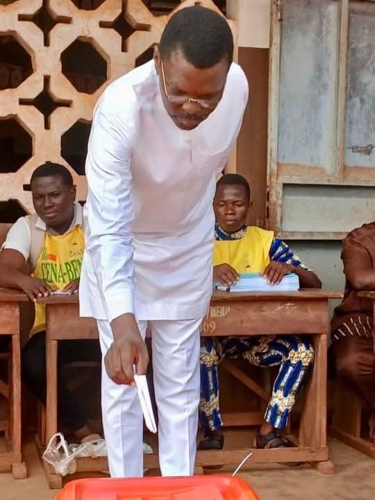 Joseph Fifamè DJOGBÉNOU accomplit son devoir citoyen et appelle à la consolidation de la démocratie