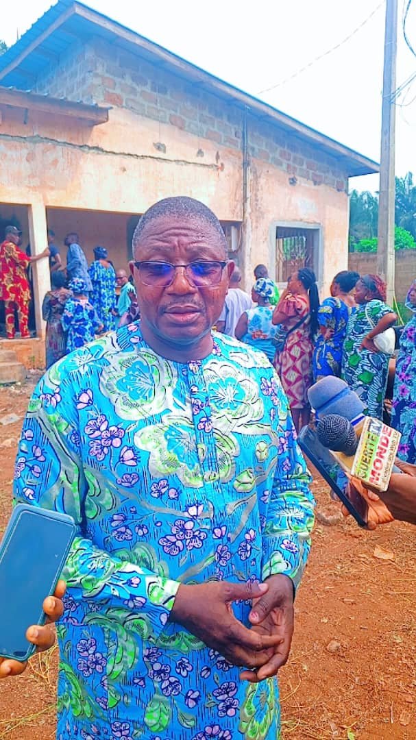 Image supplémentaire pour Le député Augustin Ahouanvoèbla accomplit son devoir civique et appelle à la confiance