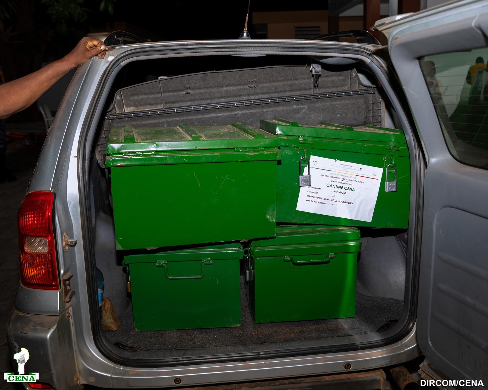 Image supplémentaire pour Le président de la CENA reçoit une délégation de la CEDEAO