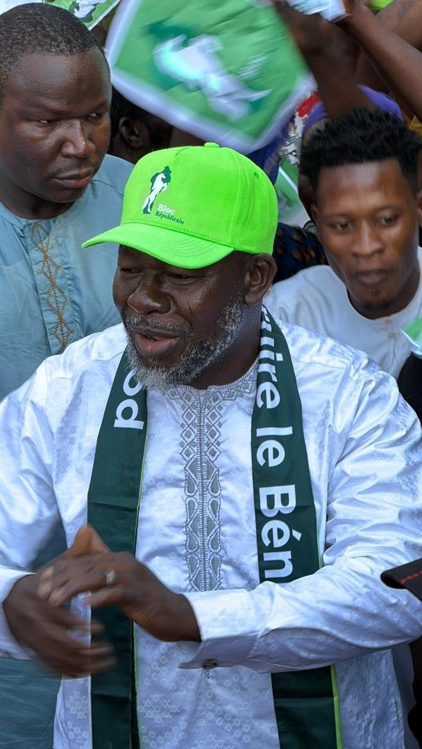 La coordination départementale de la Donga du fan-club Romuald WADAGNI salue le soutien déterminant apporté à Issifou Maman