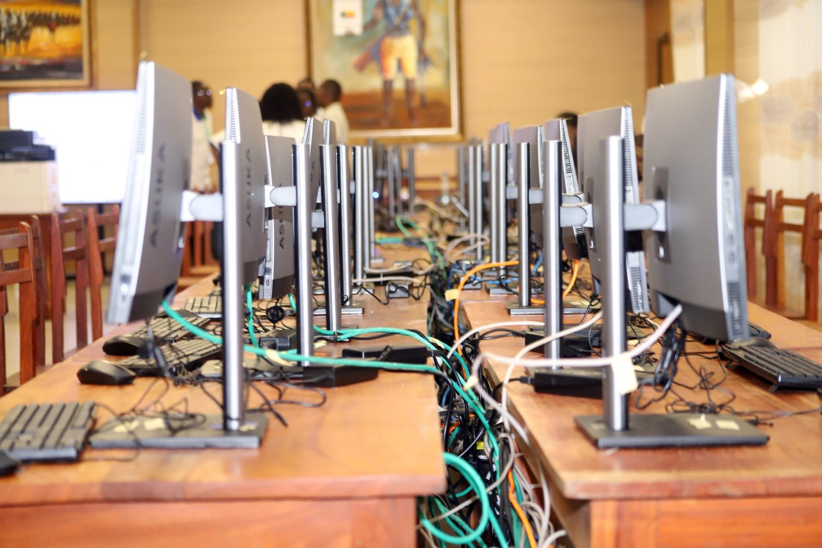 Image supplémentaire pour Les résultats attendus au plus tard jeudi, selon la Cour constitutionnelle