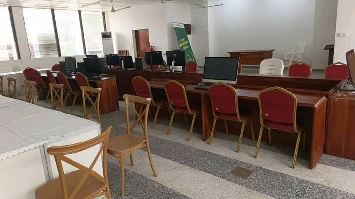 Image supplémentaire pour Les grandes tendances des élections législatives et communales attendues ce jeudi