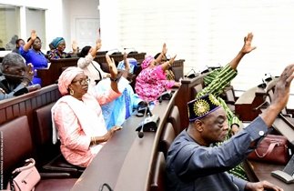 Le parlement renforce les droits et la prise en charge des personnes infectées