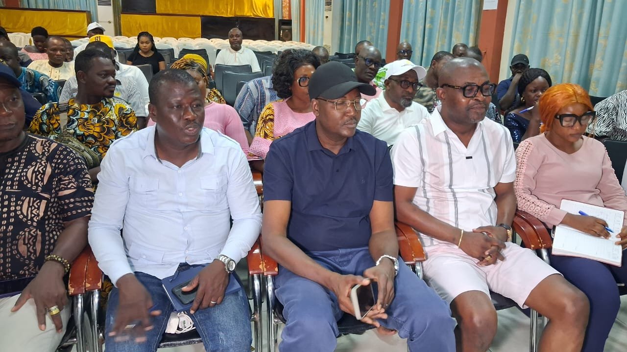 Image supplémentaire pour Le fan-club Romuald WADAGNI harmonise la stratégie en direction des primo-votants