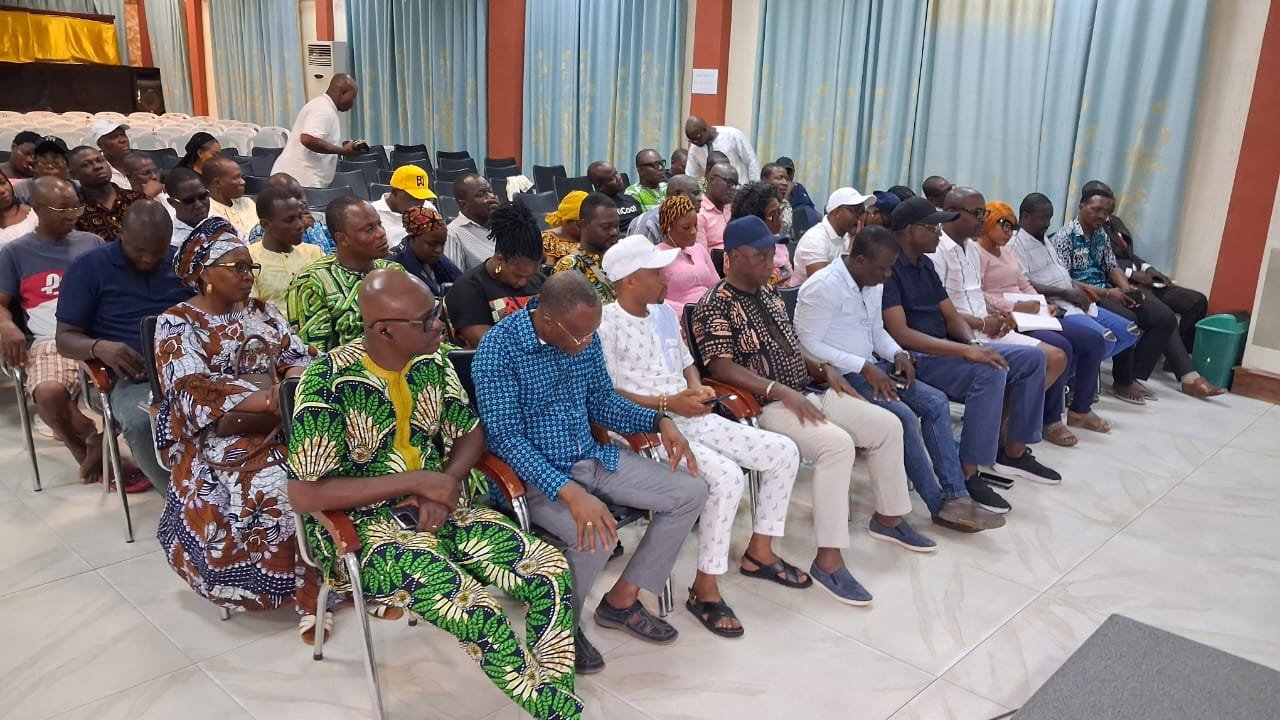 Image supplémentaire pour Le fan-club Romuald WADAGNI harmonise la stratégie en direction des primo-votants