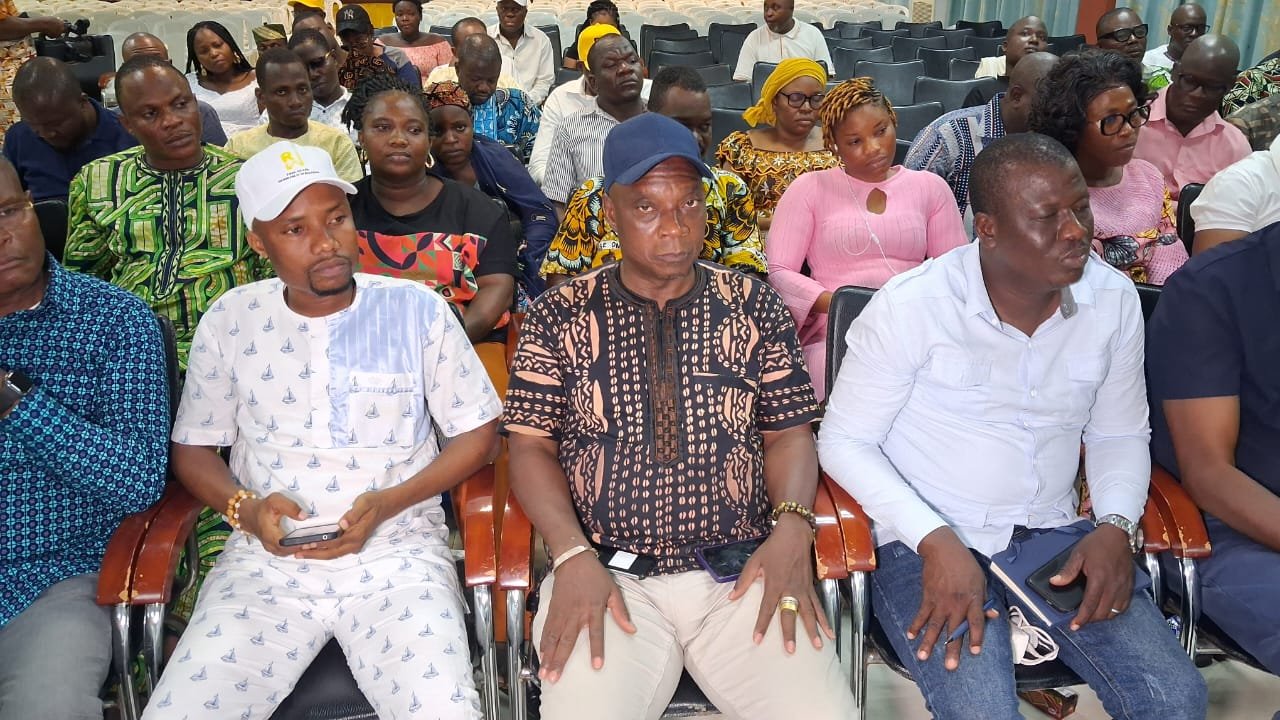 Image supplémentaire pour Le fan-club Romuald WADAGNI harmonise la stratégie en direction des primo-votants