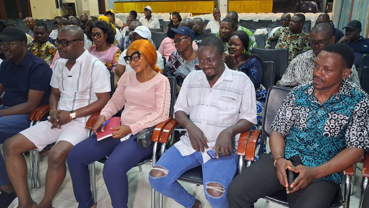 Image supplémentaire pour Le fan-club Romuald WADAGNI harmonise la stratégie en direction des primo-votants