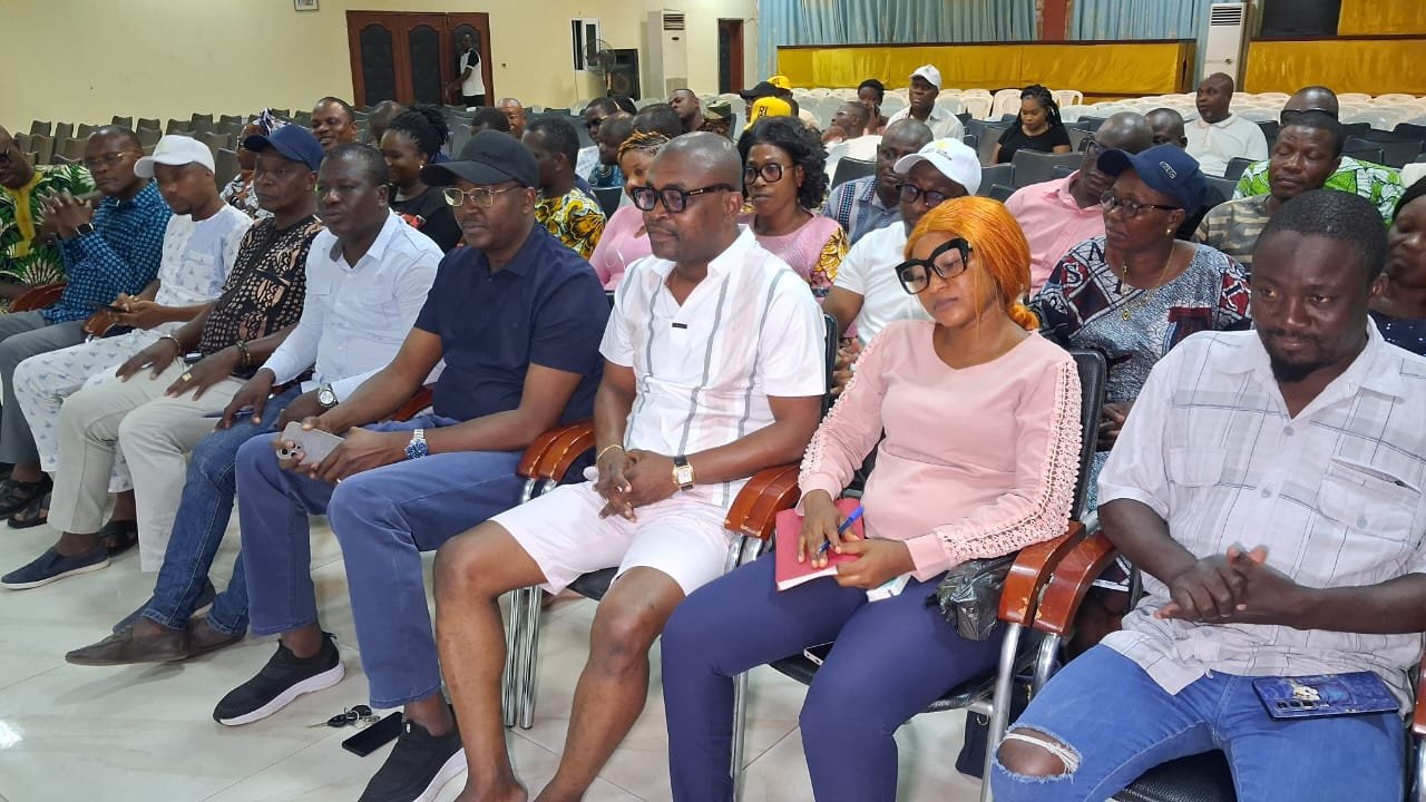 Image supplémentaire pour Le fan-club Romuald WADAGNI harmonise la stratégie en direction des primo-votants